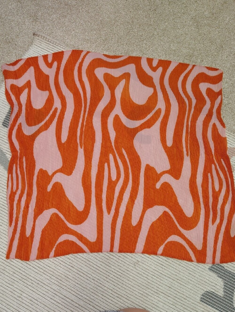 Retro Look Orange & Pink Patterned Pleated Scarf Accessory